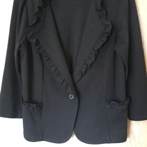 Cropped black blazer